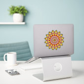 Mooie Gele en rode mandala Sticker (Laptop op bureau)
