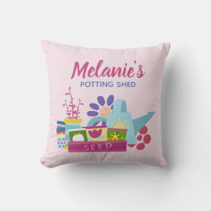 Mooie gepersonaliseerde roze tuinschuur buitenkussen