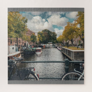 mooie gracht onder bewolkte hemel legpuzzel