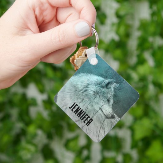 Mooie Grijze Wolf in een Donker Bos Sleutelhanger (Hand)
