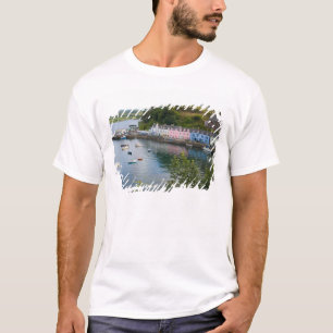 Mooie haven- en zeilboten met reflectie in 2 t-shirt
