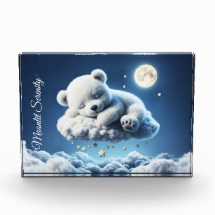Mooie ijsbeerwelp donzige wolken fotoblokken