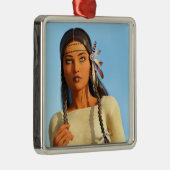 Mooie inheemse Amerikaanse vrouw inheemse outfit Metalen Ornament (Rechts)