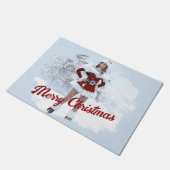 Mooie Kerstmisvrouw over Wintersneeuw Deurmat (Schuin)