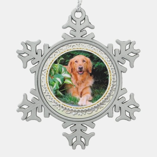 Mooie kerstsiersneeuw met Gouden Retriever Tin Sneeuwvlok Ornament (Voorkant)