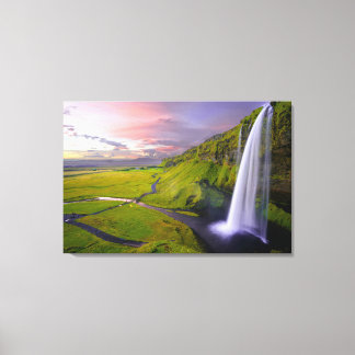 Mooie kleurrijke heldere groene waterval muur kuns canvas afdruk
