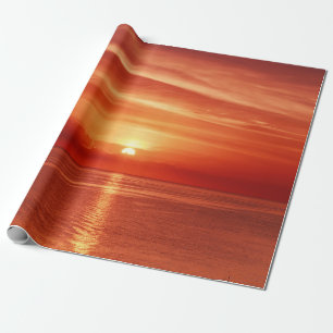 Mooie, kleurrijke zonsopgang op het zee met dramat cadeaupapier