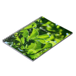 Mooie lente, zomergroene bladeren. Naam toevoegen Notitieboek