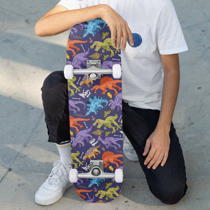 Mooie moderne kleurrijke leuke dinosaurus kinderpa skateboard