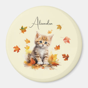 Mooie oranje tabby kat in herfstbladeren magneet