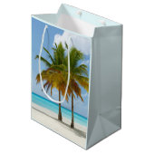 Mooie palmbomen op een tropisch strand medium cadeauzakje (Voorkant Gekanteld)