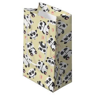 Mooie panda beerpoot cream achtergrond klein cadeauzakje