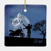 Mooie paren eerste kerstmotor liefde keramisch ornament (Achterkant)