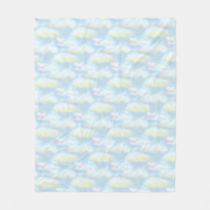 Mooie pastelwolken op lichtblauw fleece deken