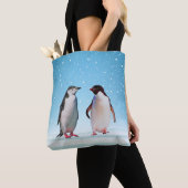 Mooie Penguin Couple op Light Blue Draagtas (Dichtbij)