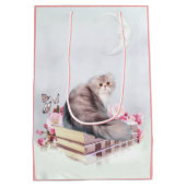 Mooie perzische kat met boeken medium cadeauzakje (Achterkant)
