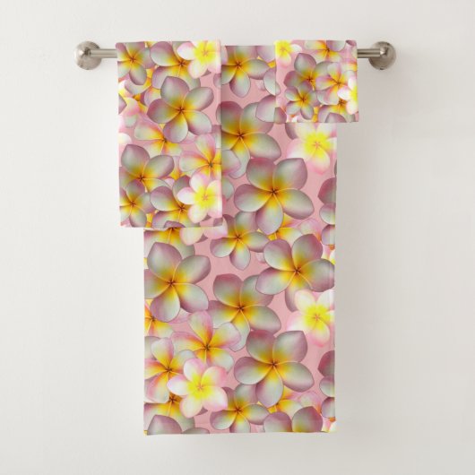Mooie Plumeria Bloemen op Roze Badhanddoek Set Bad Handdoek (Insitu)