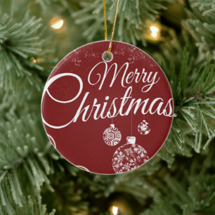 Mooie rode behang met kerstdecoraties keramisch ornament