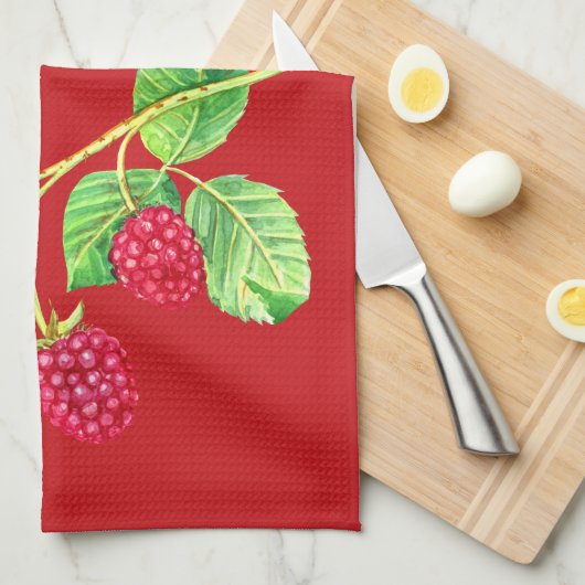 Mooie rode frambozen op stengels groene bladeren theedoek (Quarter Fold)