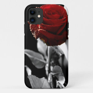 Mooie rode roos met zwart & witte achtergrond iPhone 11 hoesje