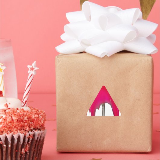 Mooie Rode roos onder de witte hemel Driehoek Sticker (Feest)