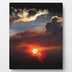 mooie rokerige zonsondergang foto fotoplaat