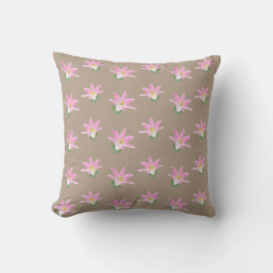 Mooie Roze Amaryllis Bloemen op Beige Kussen