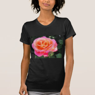 Mooie roze en oranje roos t-shirt
