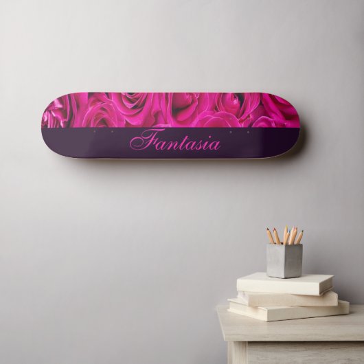 Mooie roze rozen monogram skateboard (Muurkunst (Horizontaal))