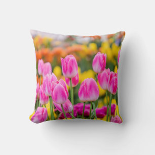 Mooie roze tulpen in een tuin kussen