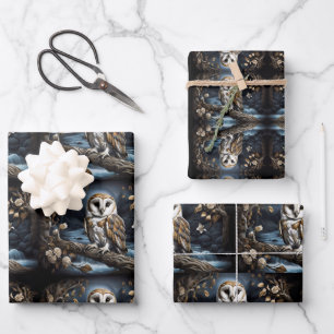 Mooie schuuruil op een tak inpakpapier vel