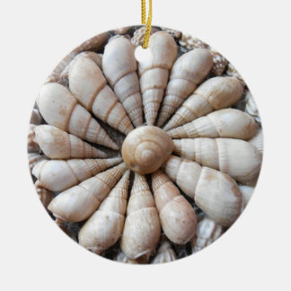 Mooie Seashell Circular Ornament