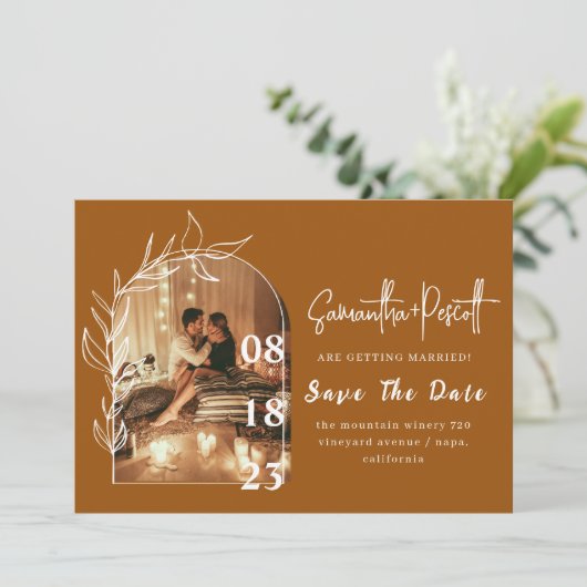 Mooie Terracotta Arch sparen de Datum Uitnodiging (Staand voorkant)