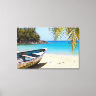 Mooie Tropische strand met een roeiboot Canvas Afdruk