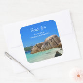 Mooie Tropische Zee Rocky Coastline Birthday Vierkante Sticker (Envelop)