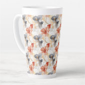 Mooie Vrouwelijke Perzik Rood Blauw en Wit Bloemen Latte Mok (Linkerhoek)