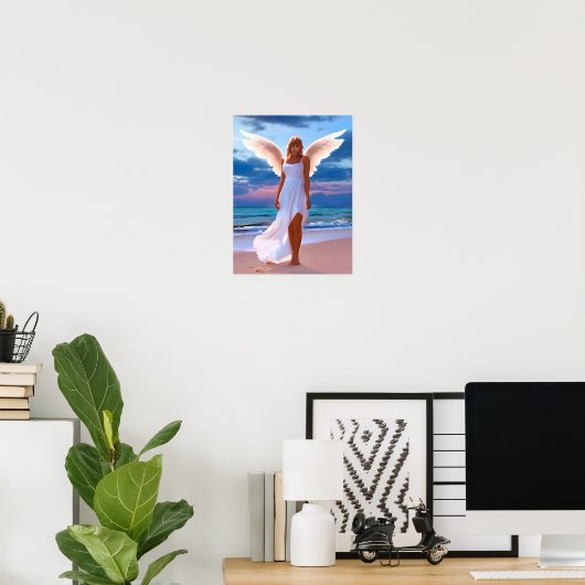 Mooie vrouwen met engelenvleugels op een strand poster (Thuiskantoor)