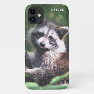 Mooie wasbeer in de jungle iPhone 11 hoesje