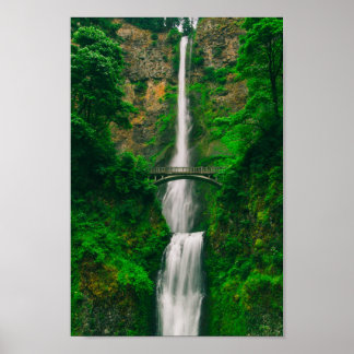 Mooie watervalmuur die het Kantoor van het decor v Poster