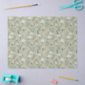 Mooie weide bloemen op groen tissuepapier (Craft)