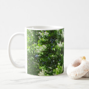 Mooie witte seringen bloemen koffiemok