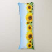 Mooie zonnebloemen op Sky Blue Body Pillow Lichaamskussen (Voorkant Verticaal)