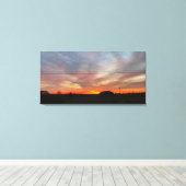Mooie zonsondergang over de velden canvas afdruk (Insitu (Houten vloer))