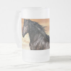 Mooie zwarte paard matglas bierpul