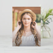 Mooien Script Blush Foto Afstudeer Uitnodiging (Staand voorkant)