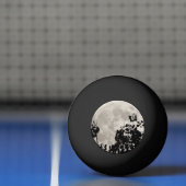 Moon achter donkere bladeren pingpongballen (Net)