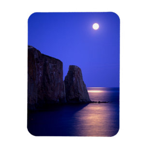 Moon At Dusk Perce Rock Gaspe Coast Quebec Magneet