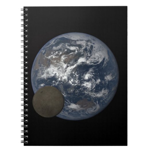 Moon die zich voor het afbeelding van aarde DSCOVR Notitieboek (Voorkant)
