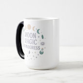 Moon Magic in Progress - Celestial Vibes Magische Mok (Voorkant links)