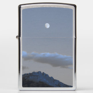 Moon over de bergen Zippo Lighter